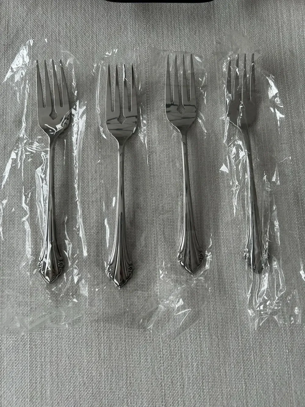 NEW Oneida BITTERSWEET REPOSE Set of 4 Salad Forks 6 3/4” Stainless Flatware B26
